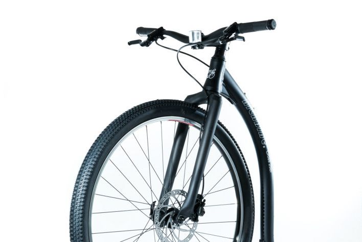 Cross 29'er  
Max vektbelastning 120 kg
Ramme: KB-Max, aluminium
Dekk: 29 x 2,10″ / 26 x 2,10″
Felger: cross, double wall (alu)
Gaffel: karbon
Fotbretthøyder: 125 eller 100 mm (med belastning)
Farge: Svart matt
Vekt: 9,8 kg
Bremser: Hydraulisk, skive
